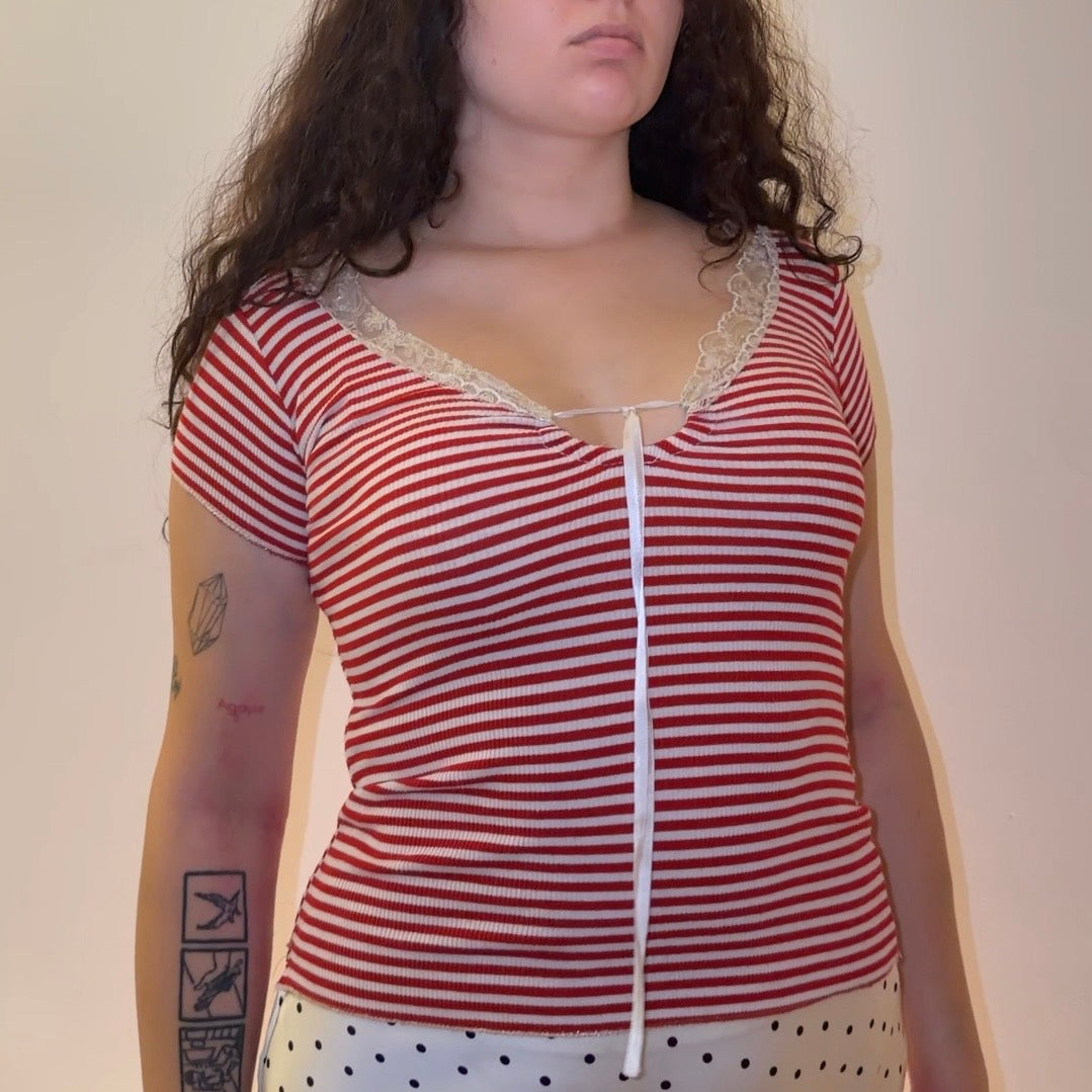Red white t-shirt - Size M