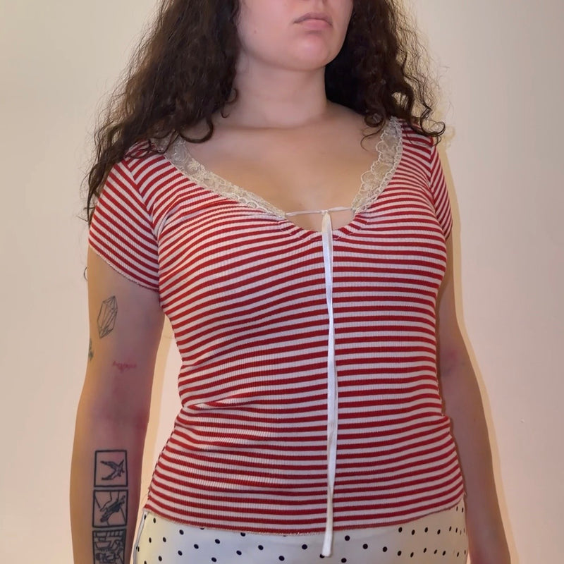 Red white t-shirt - Size M