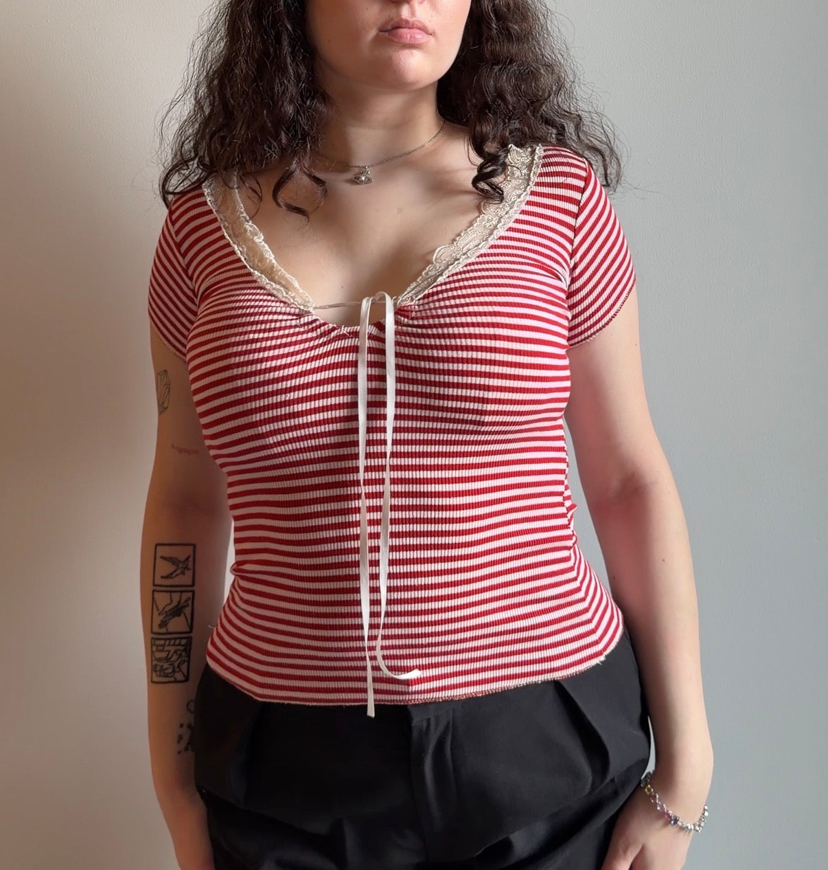 Red white t-shirt - Size M