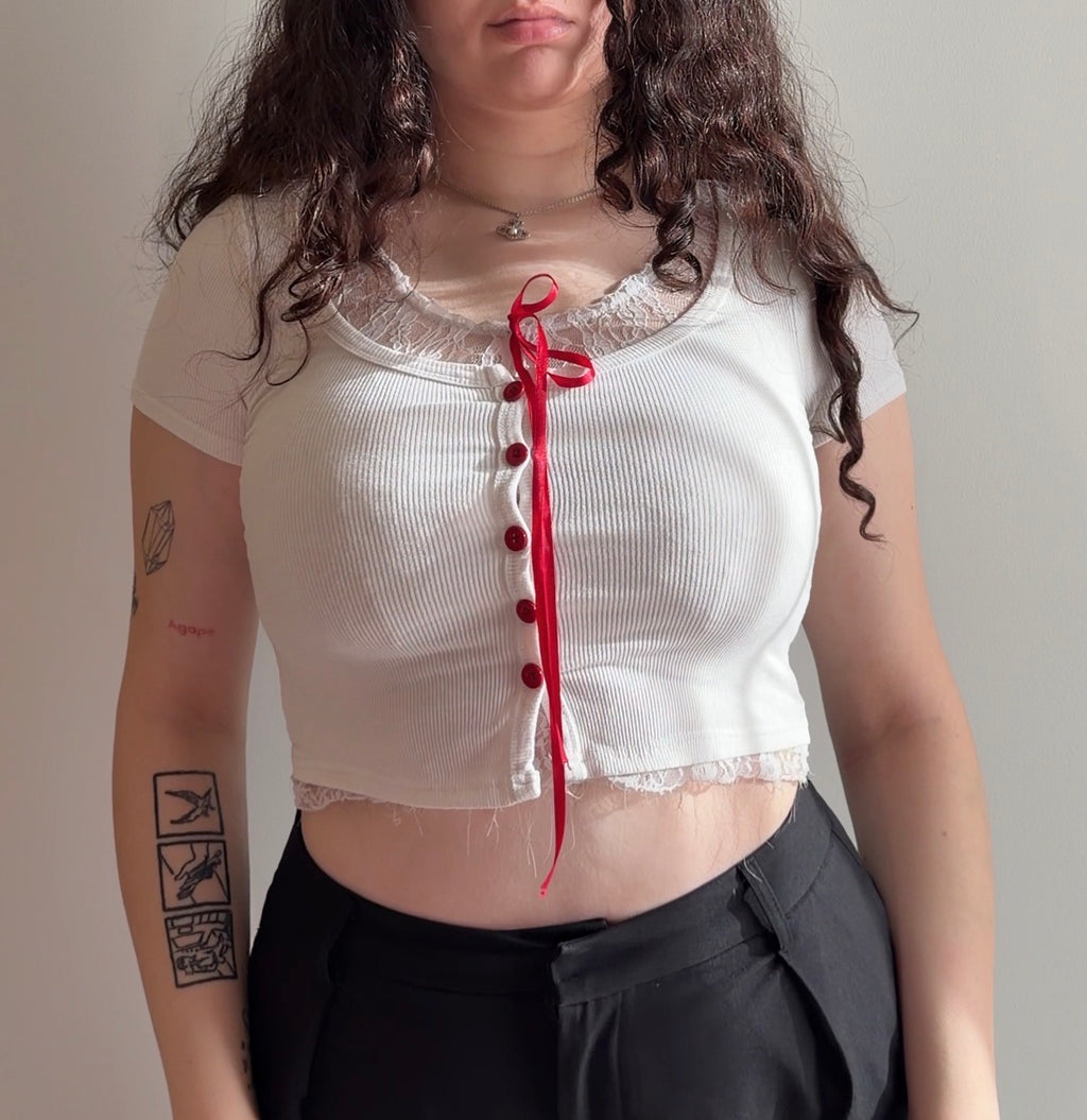 White and Red t-shirt - Size S