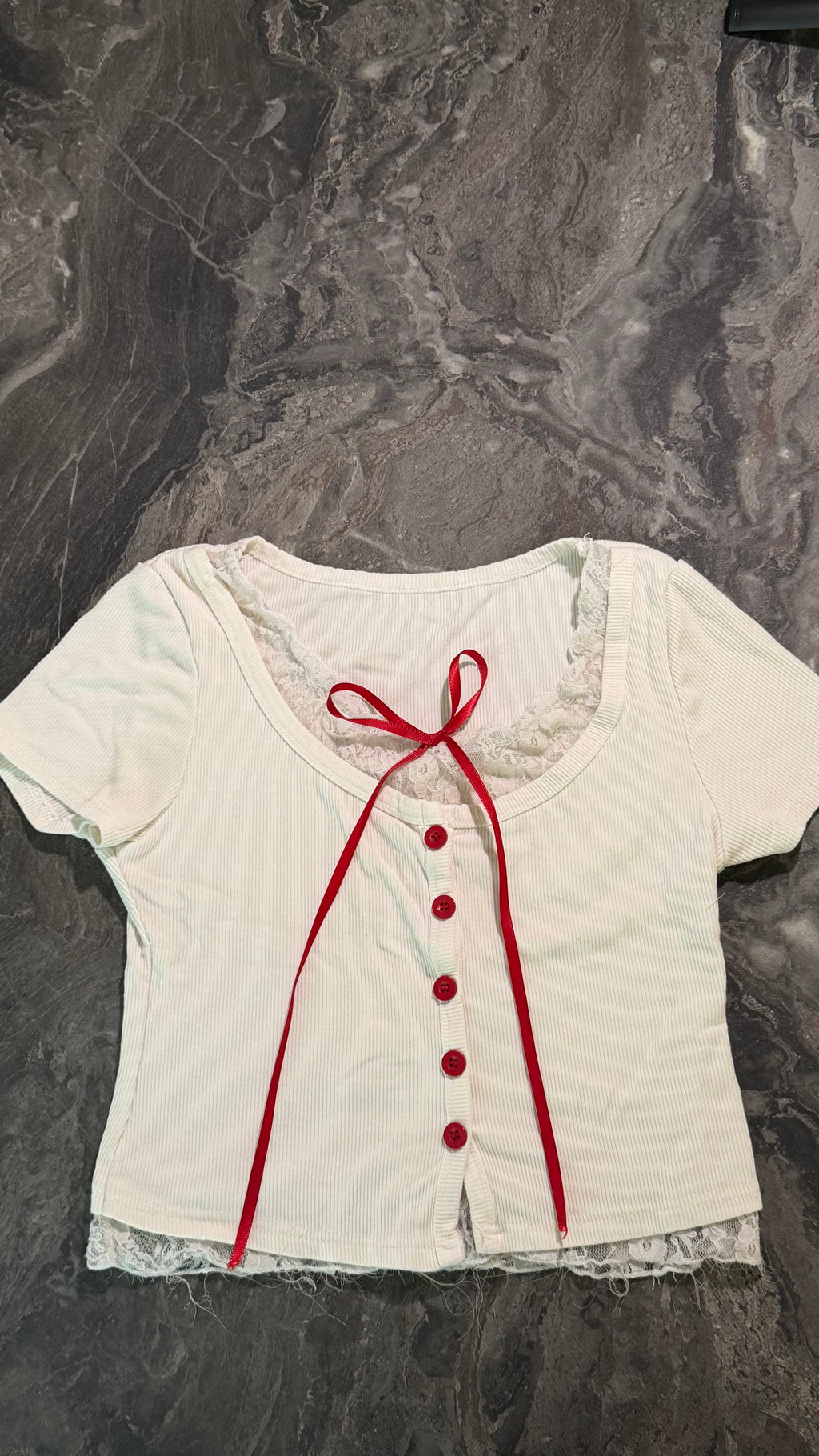 White and Red t-shirt - Size S