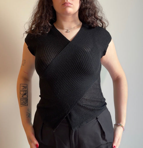 Black V-top - Size S