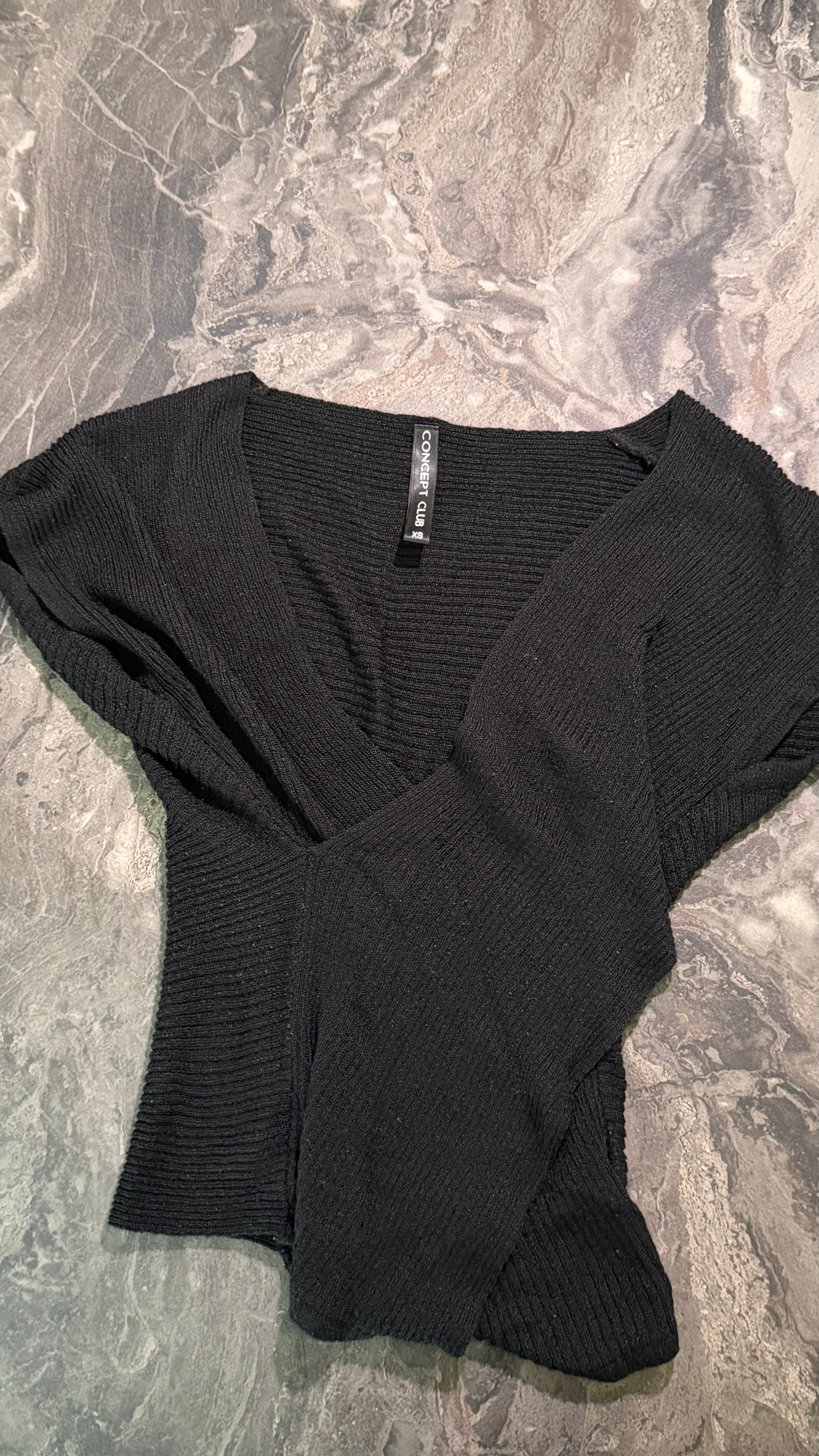 Black V-top - Size S