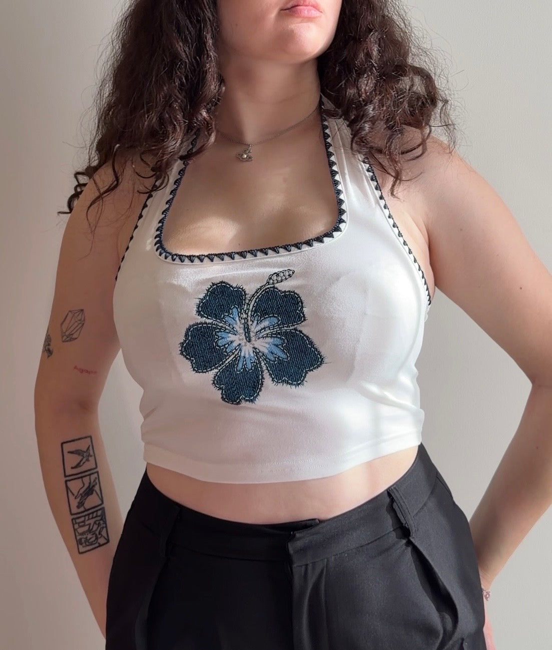 White Shop Flower Top - Size S
