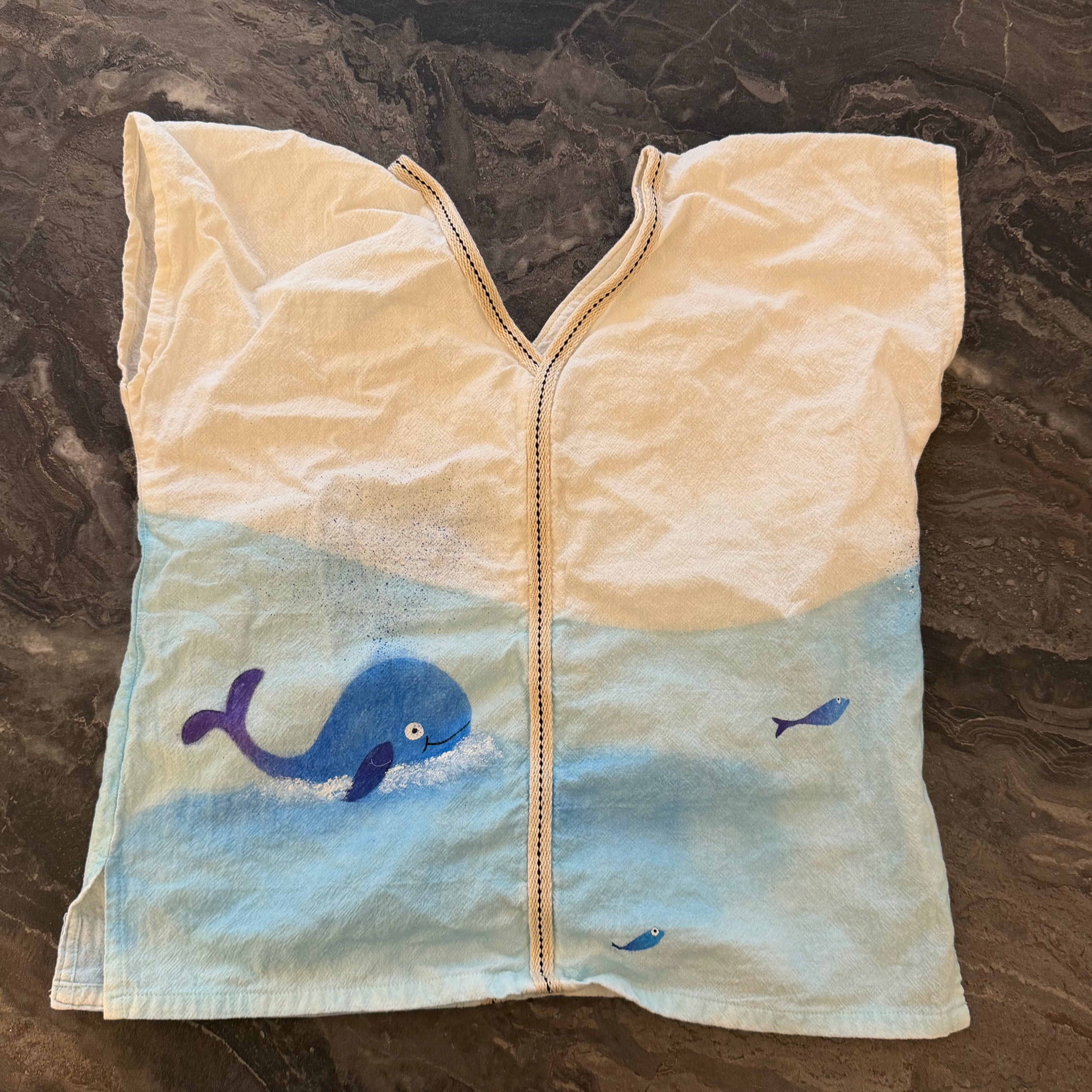 T-shirt with a drawing - Size S